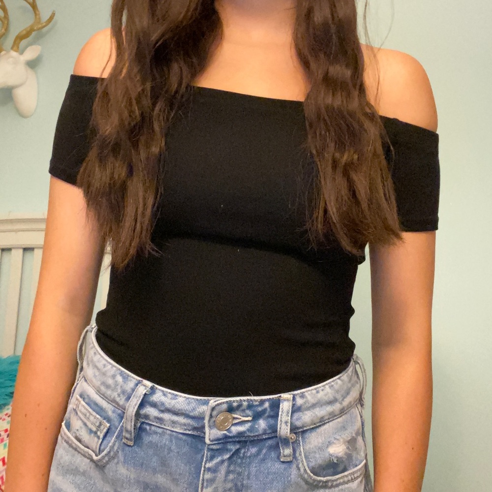 Black Off the Shoulder Tee